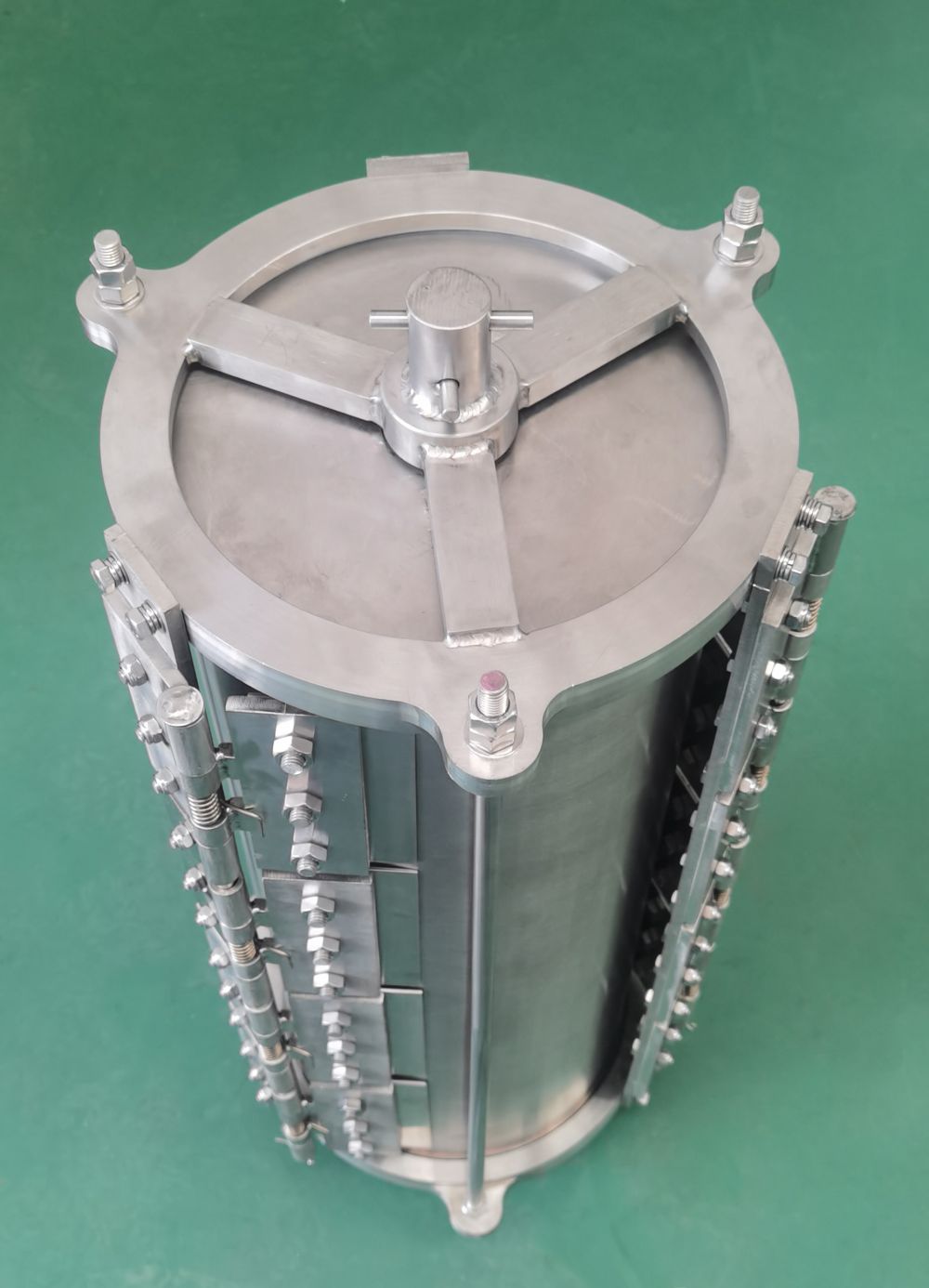 Автоматический самоочищающийся внешний скребковый фильтр VAS-O (1)